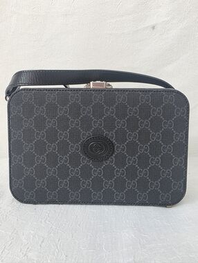 Auth Gucci GG Supreme Hard Trunk Crossbody Bag